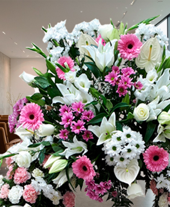 Flores Rosadas y Blancas de Condolencias en España