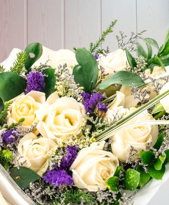 Arreglo Funerario de Rosas Blancas en España
